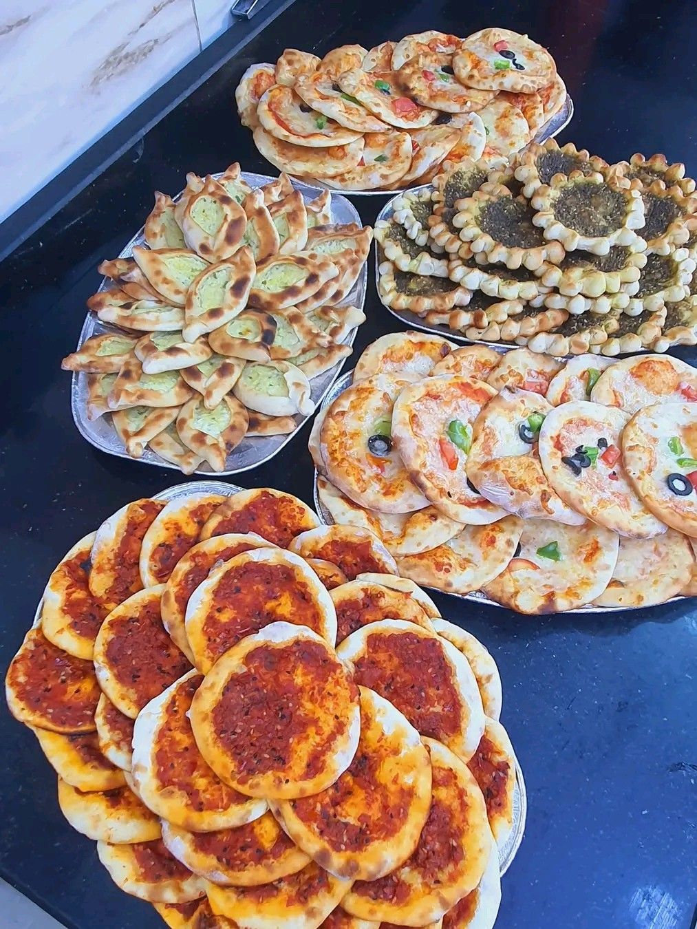 طريقة عجينة المناقيش للشيف عمر