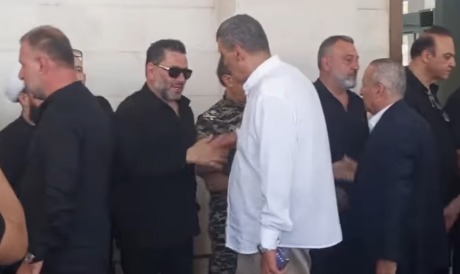 اللقطات الأولى من عزاء شقيق الفنان زياد برجي بحضور نجوم الفن