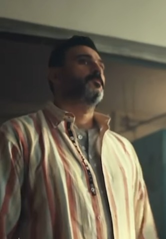 بعد الجدل الأخير.. أكرم حسني ينشر فيديو الأزمة ويعلن عن عمل فني جديد بعنوان قررنا نحن الآتي