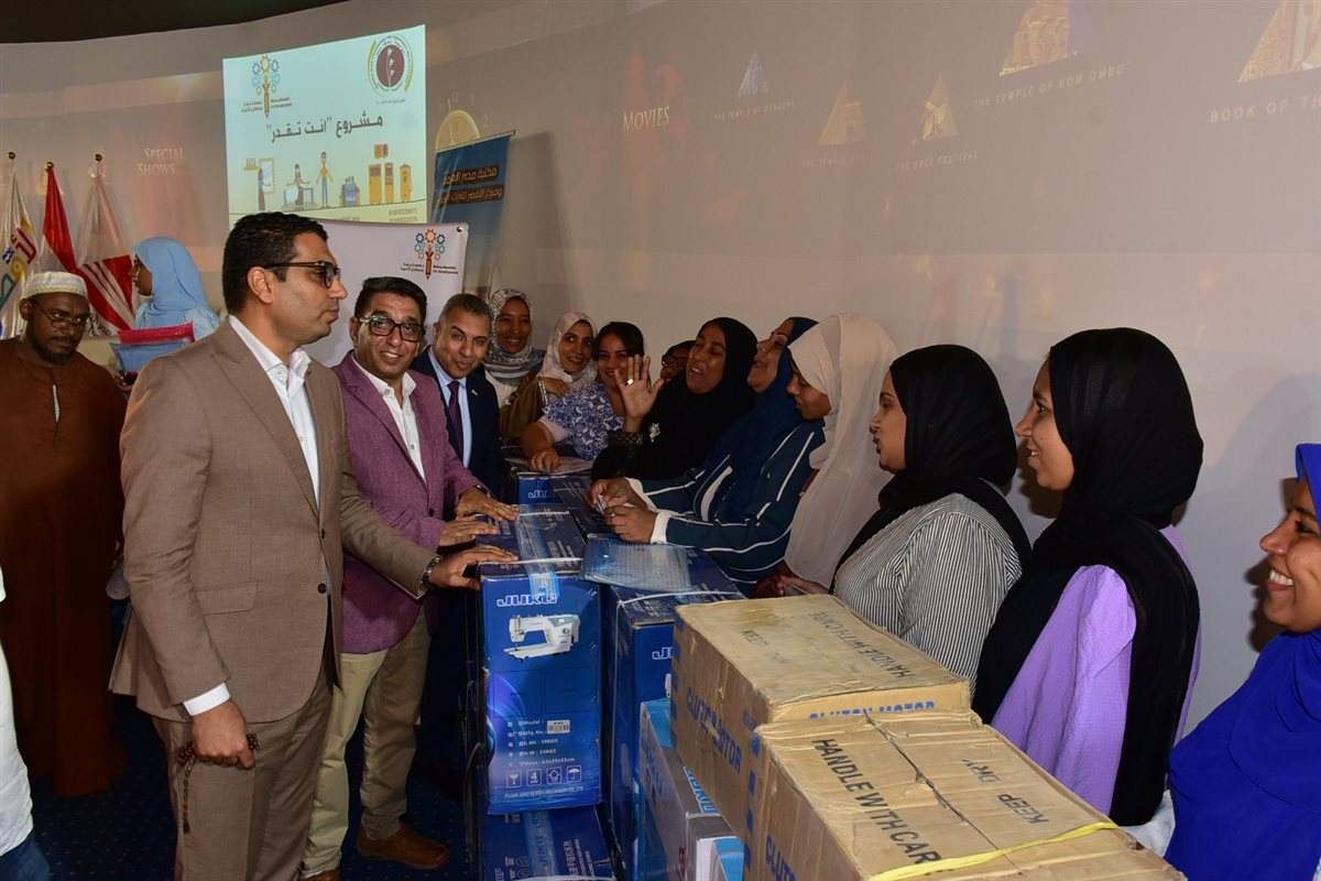 نائب محافظ الأقصر وتمكين المرأة والشباب