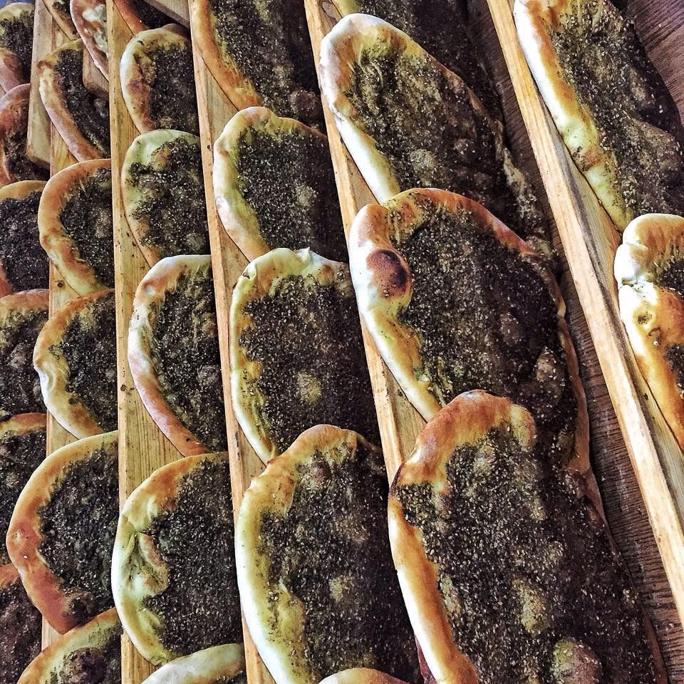 طريقة عمل المناقيش باللحمة المفرومة