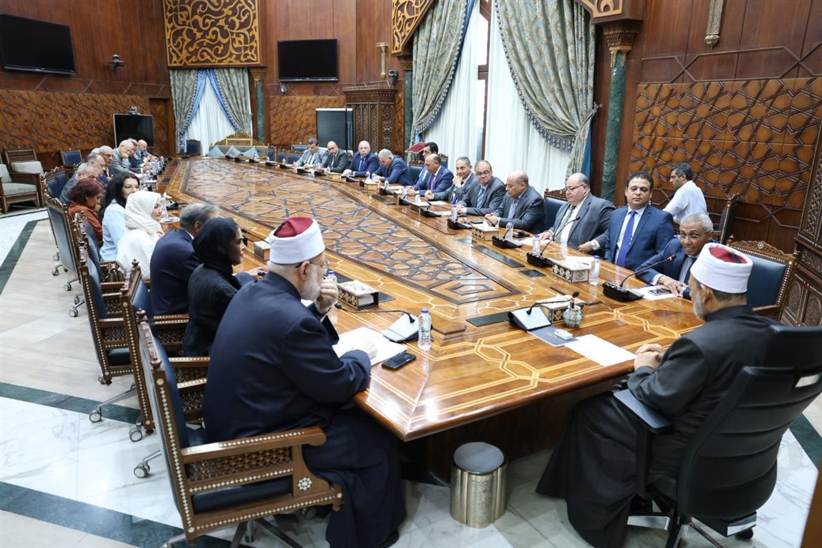 لقاء شيخ الأزهر والسفراء الجدد