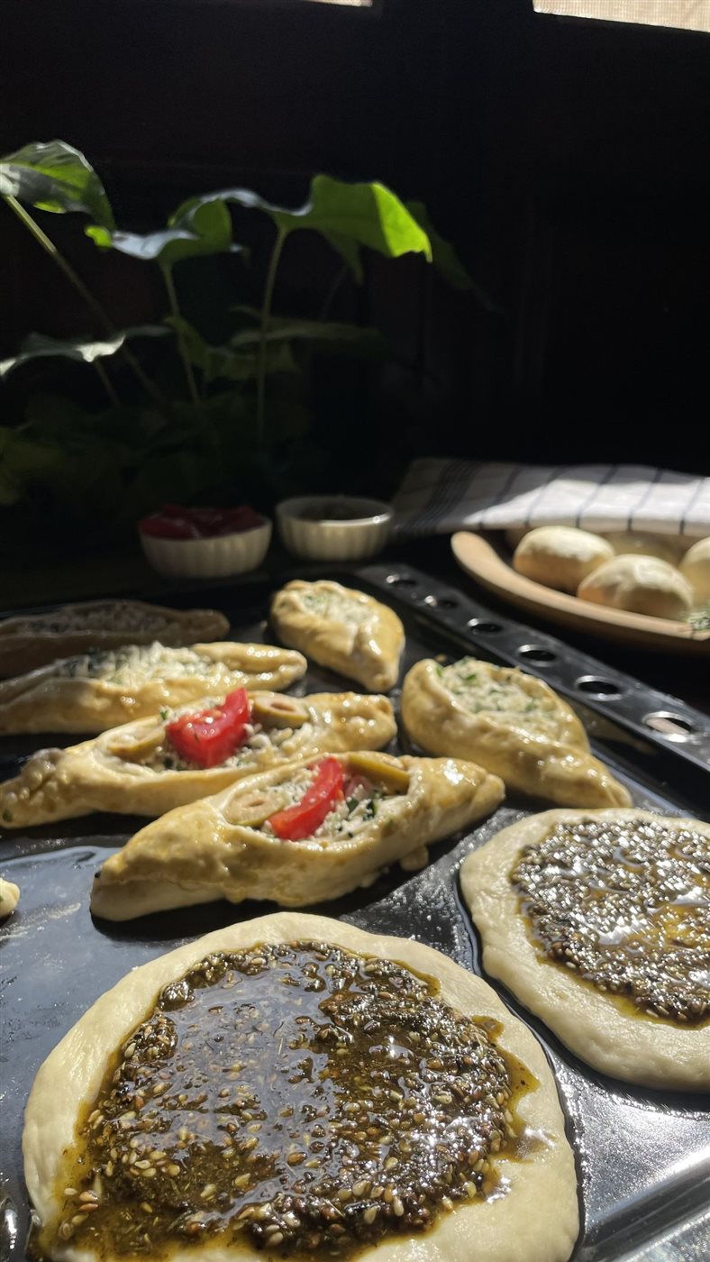 طريقة عمل المناقيش بالجبنة