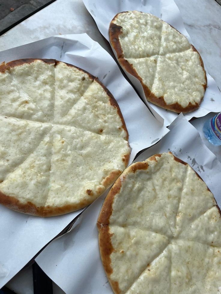 طريقة عمل المناقيش بالجبنة