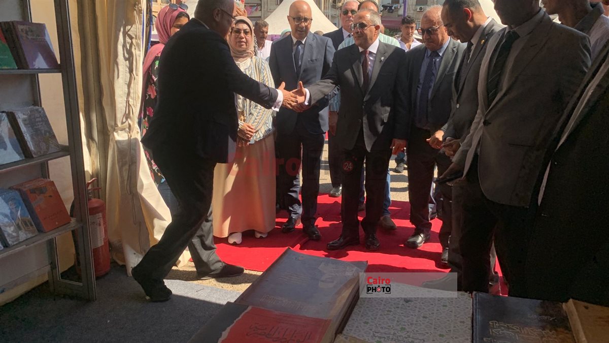 محافظ بورسعيد يفتتح معرض الكتاب الثامن 