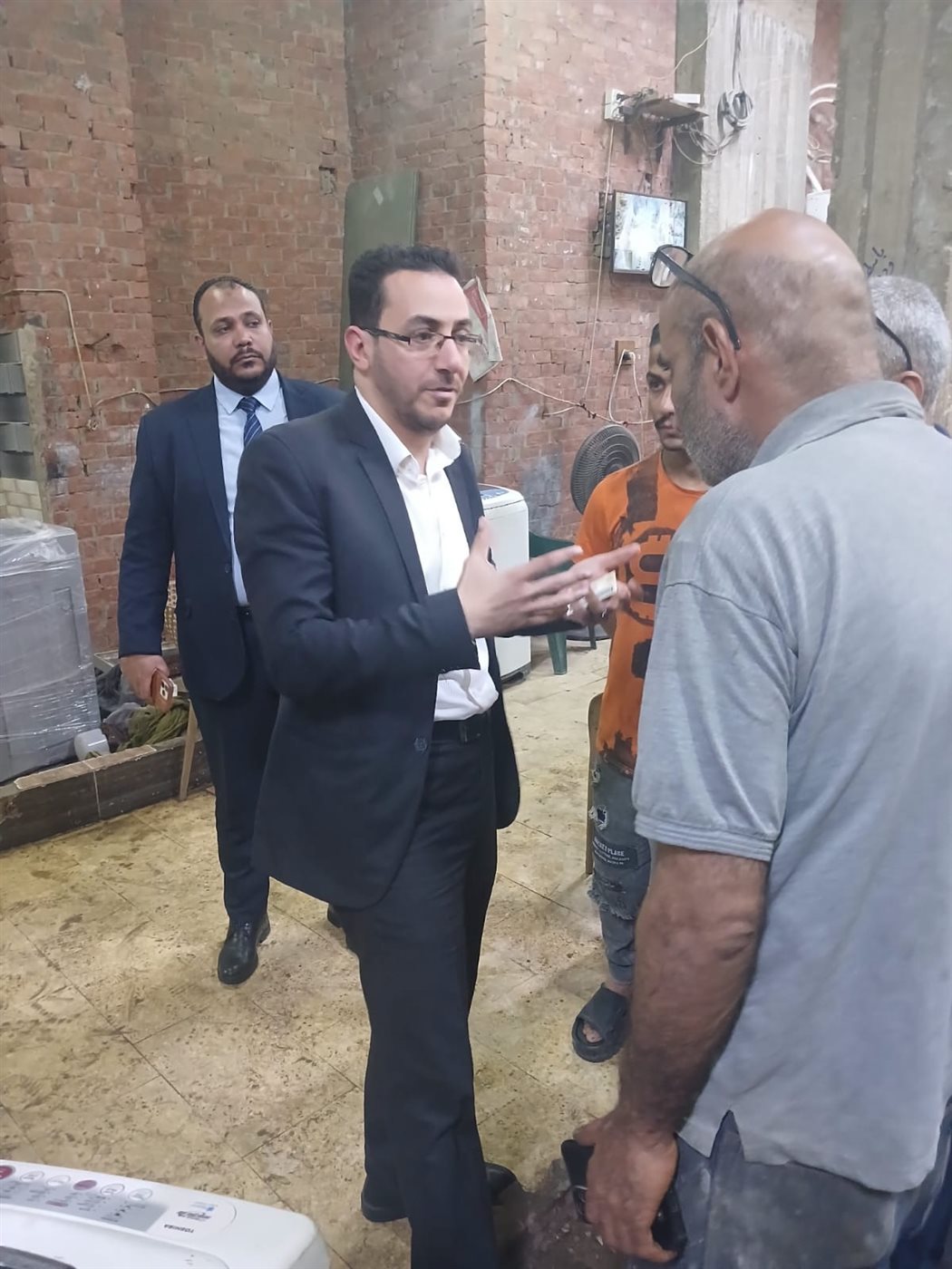 ك: ضبط مخزنًا لإعادة  تدوير الأجهزة الكهربائية