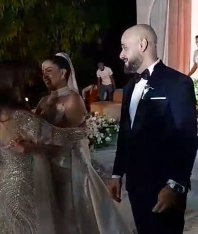 الصور الأولى من حفل زفاف الروائي محمد صادق على الكاتبة نورهان أبو بكر