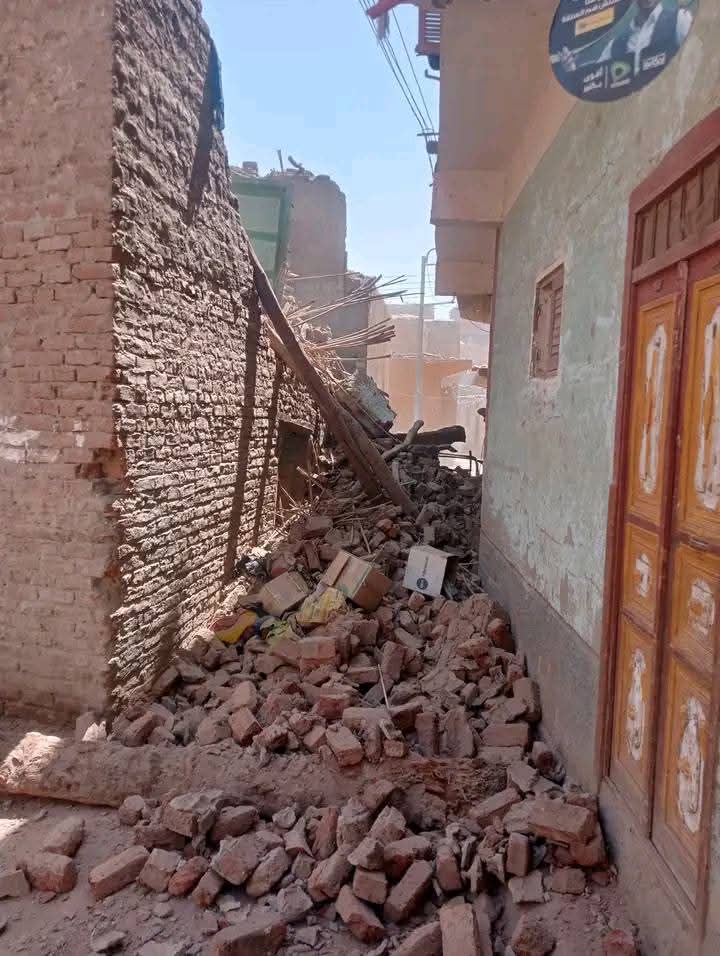 انهيار منزل