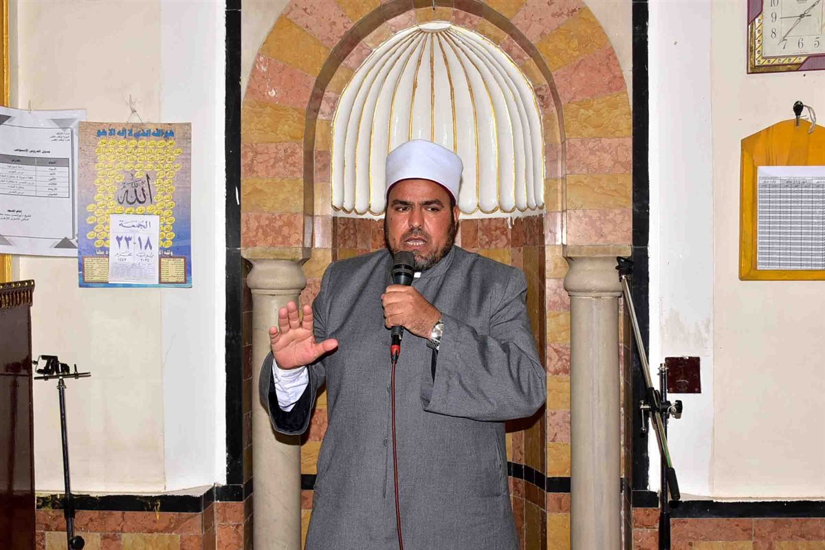 محافظ الأقصر وتطوير مسجد احمد النجم