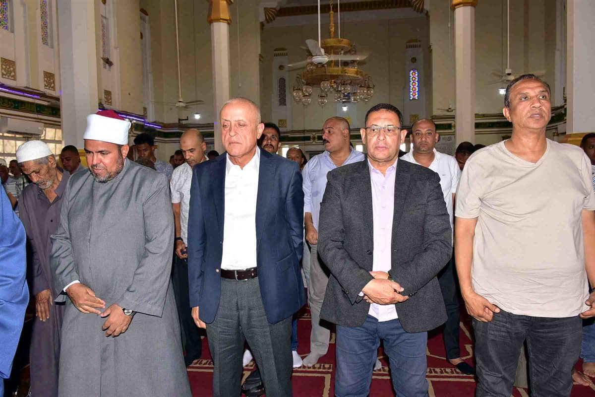 محافظ الأقصر وتطوير مسجد احمد النجم