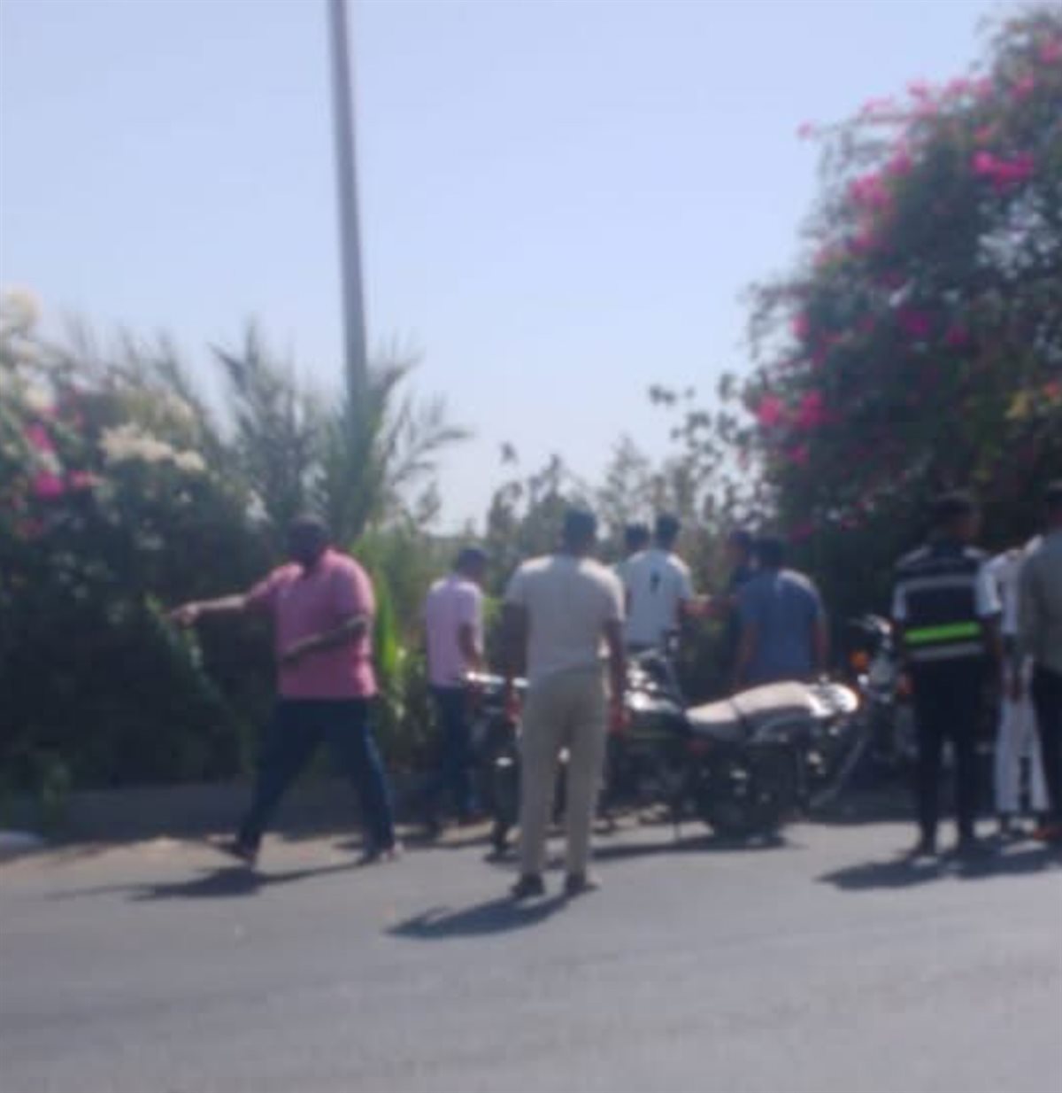 العثور على جثمان مسن بطريق المطار بالأقصر