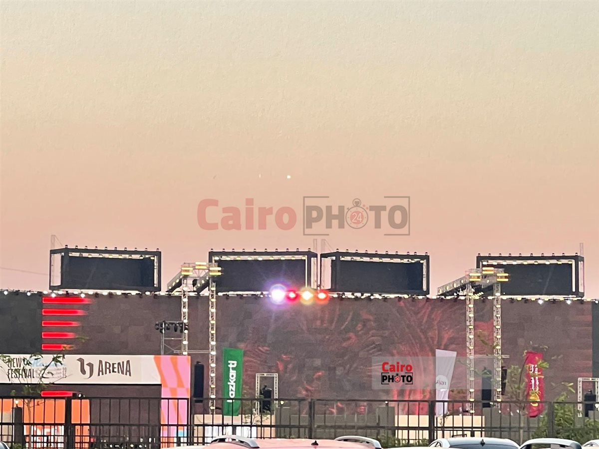 إقبال كبير.. توافد الجمهور على حفل أنغام أولى فعاليات مهرجان العلمين