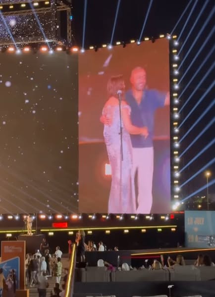 تامر عاشور مفاجأة حفل أنغام في مهرجان العلمين