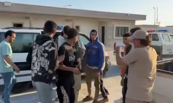 ترحيل 183 مصري من ليبيا