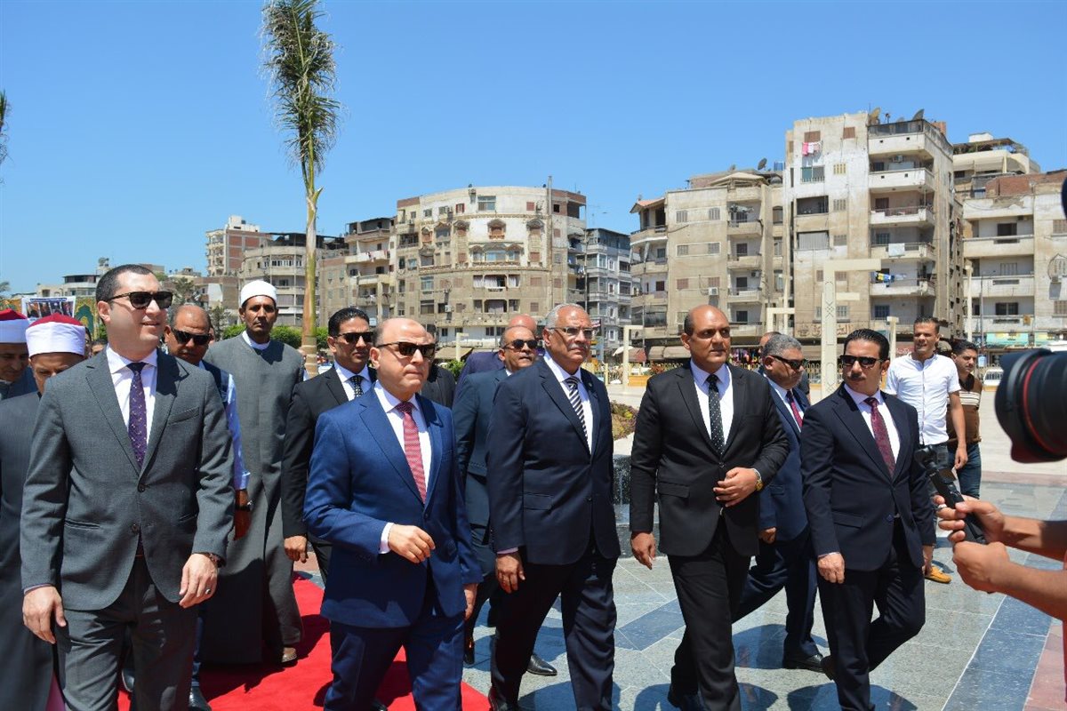 وزير الأوقاف ومفتي الجمهورية يفتتحان مشروع تطوير ساحة مسجد سيدي إبراهيم الدسوقي بكفر الشيخ بالتعاون مع وزارة الثقافة