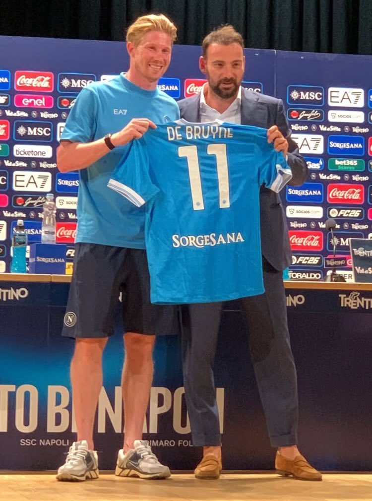 كيفين دي بروين لاعب فريق نابولي الإيطالي 