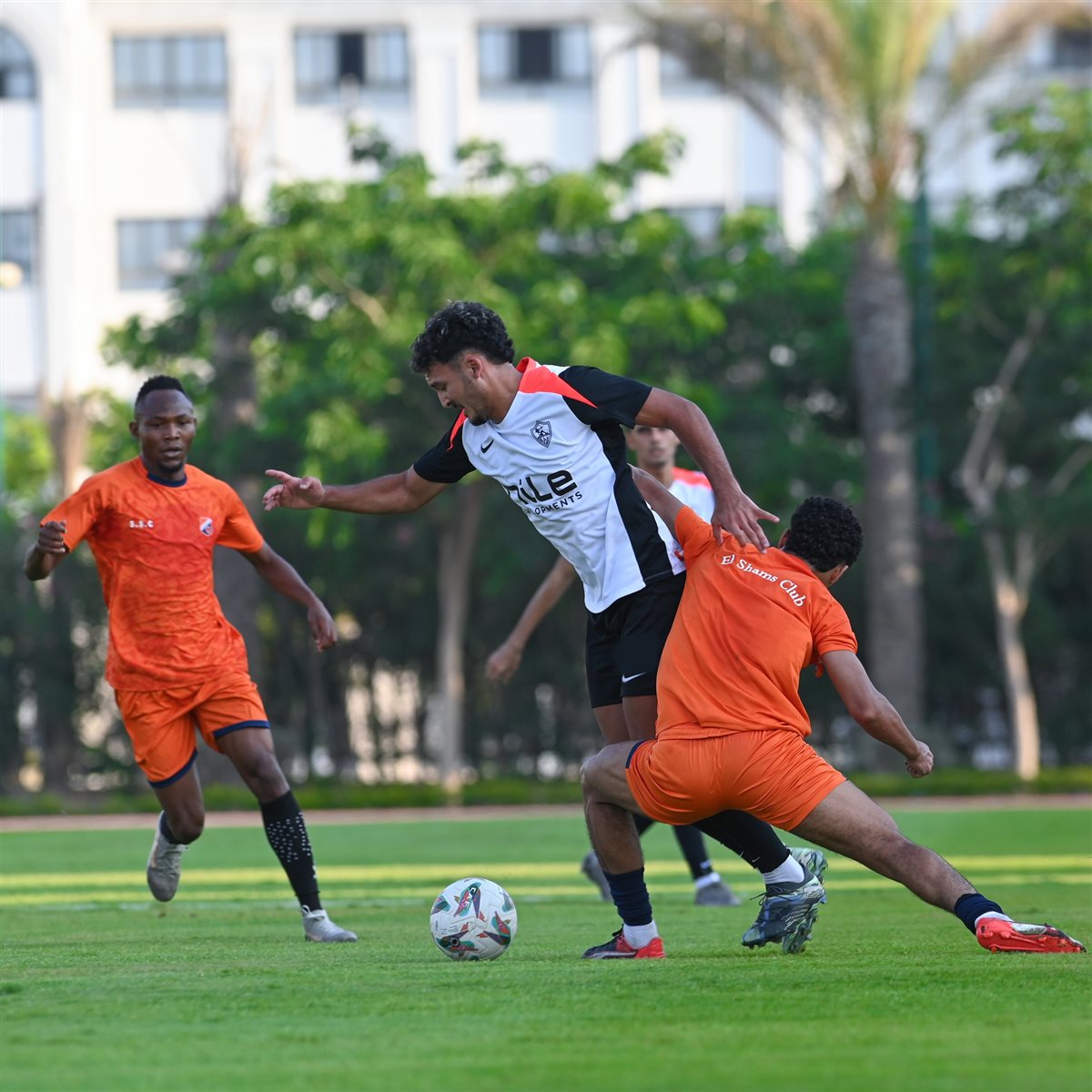 <strong>صور من مباراة الزمالك والشمس الودية </strong>