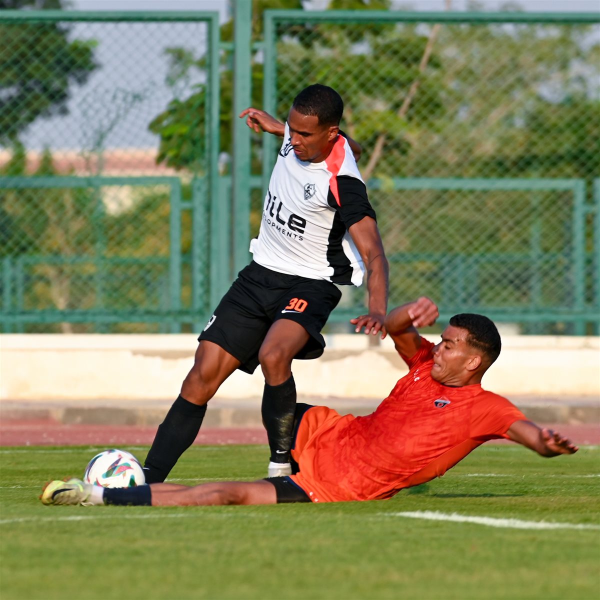 <strong>صور من مباراة الزمالك والشمس الودية </strong>