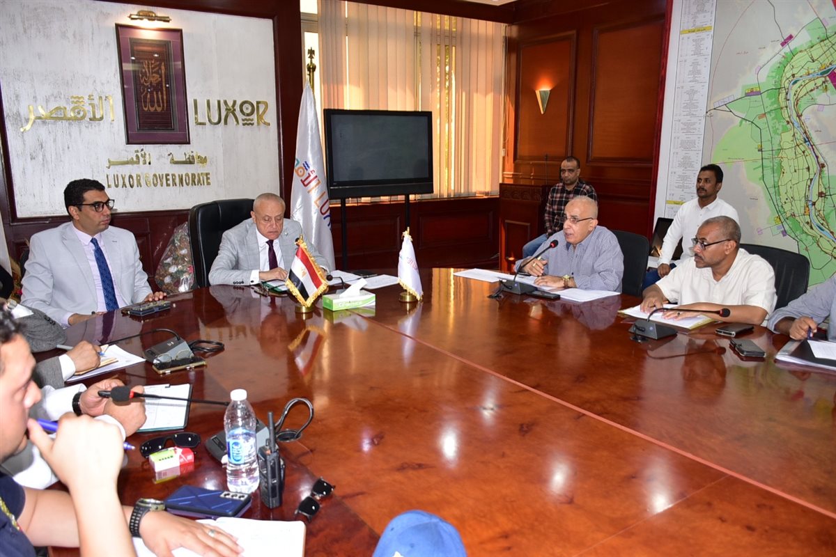 اجتماع محافظ الأقصر للاستعداد لانتخابات مجلس الشيوخ