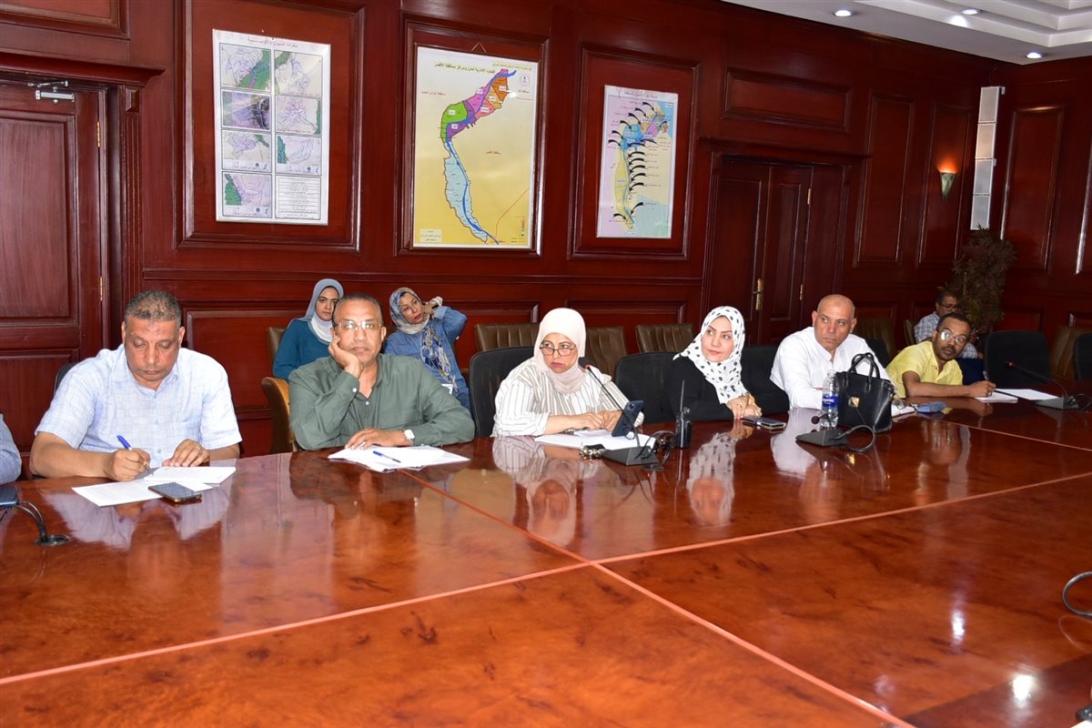 اجتماع محافظ الأقصر للاستعداد لانتخابات مجلس الشيوخ