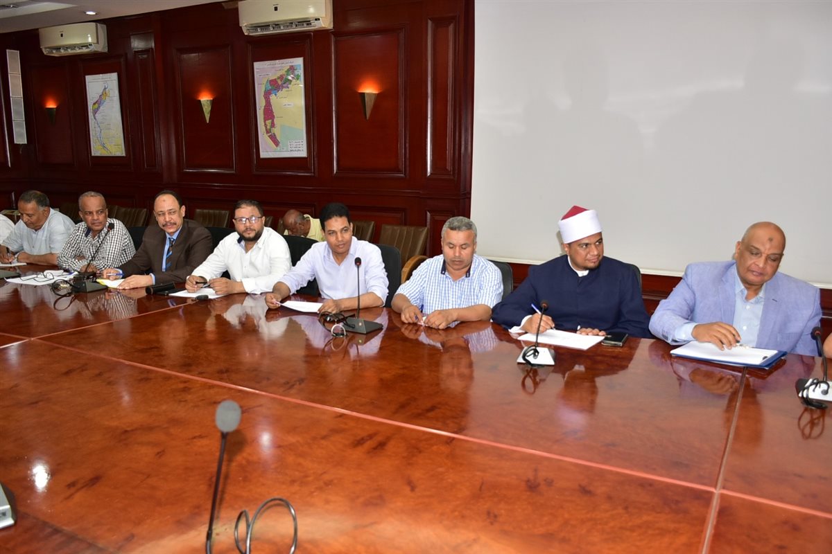 اجتماع محافظ الأقصر للاستعداد لانتخابات مجلس الشيوخ