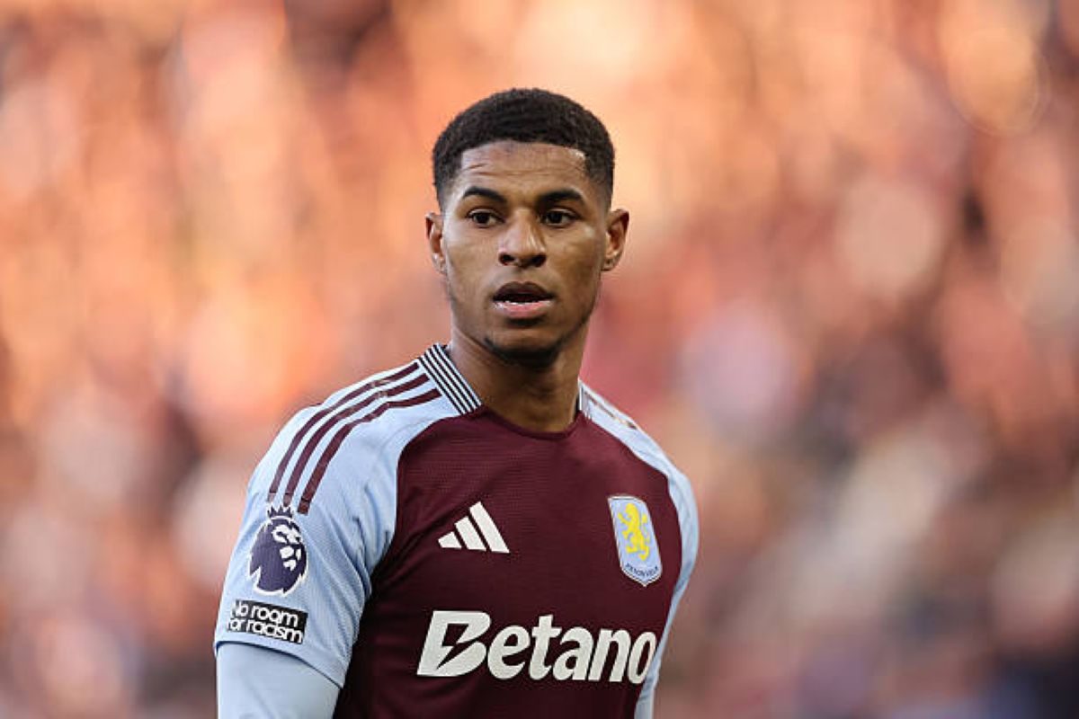 <strong>ماركوس راشفورد بقميص نادي أستون فيلا الإنجليزي</strong>