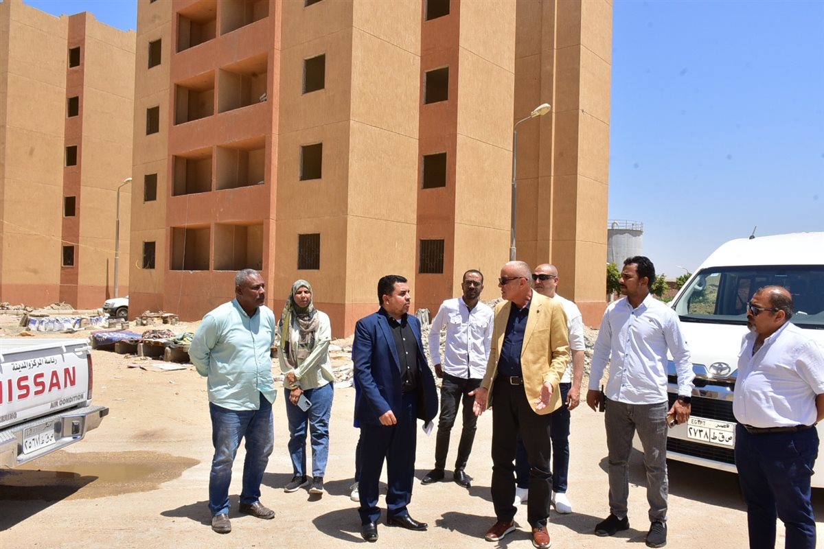 محافظ الأقصر يتفقد مشروعات بالطود