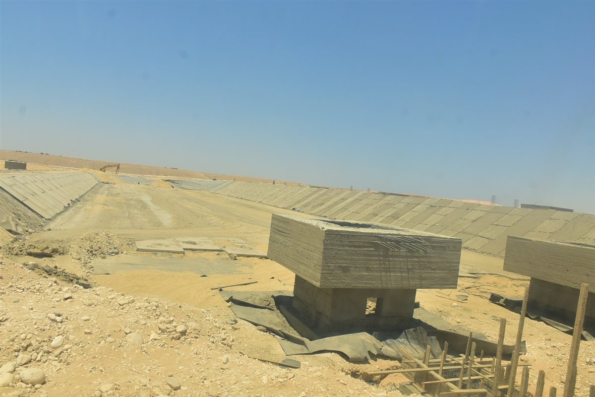 محافظ الأقصر يتفقد مشروعات بالطود