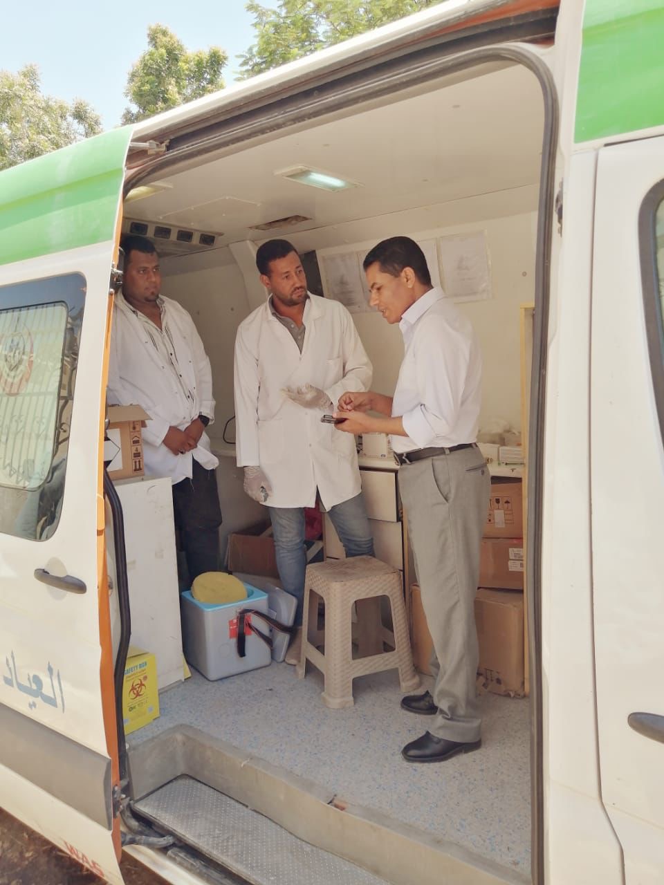 وكيل وزارة الصحة يتفقد قافلة طبية بقرية طفنيس بإسنا