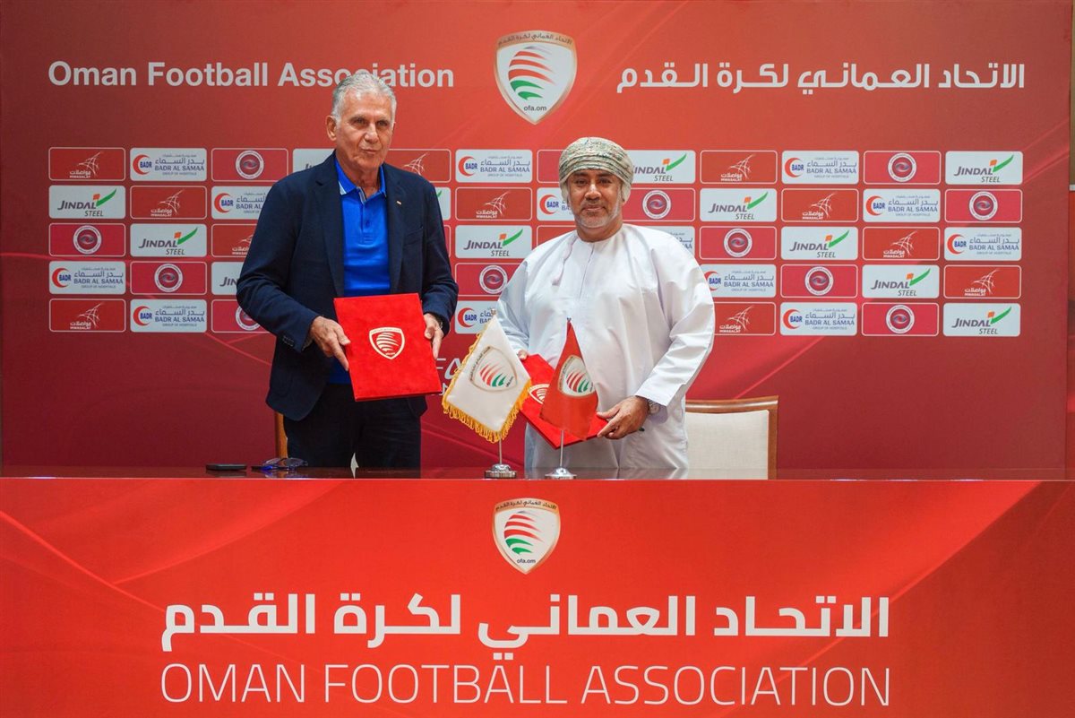 المدرب البرتغالي كاروس كيروش يوقع على عقود تدريبه لـ منتخب عمان لمدة عام واحد