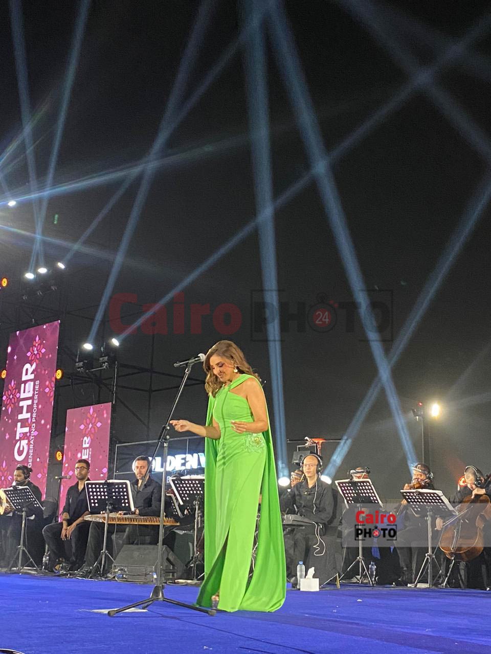 حفل أنغام يرفع شعار كامل العدد