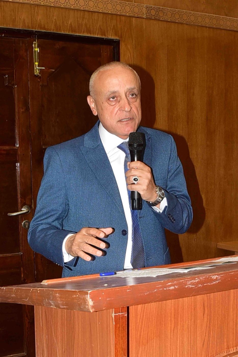 محافظ الأقصر ومبادرة لتأهيل طلاب الأقصر سياحيا