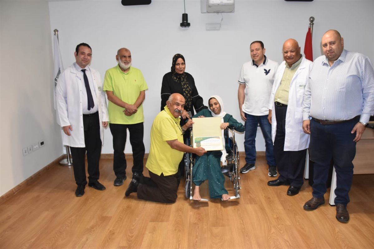 طالبة تقهر الالم وتتفوق في الثانوية العامة