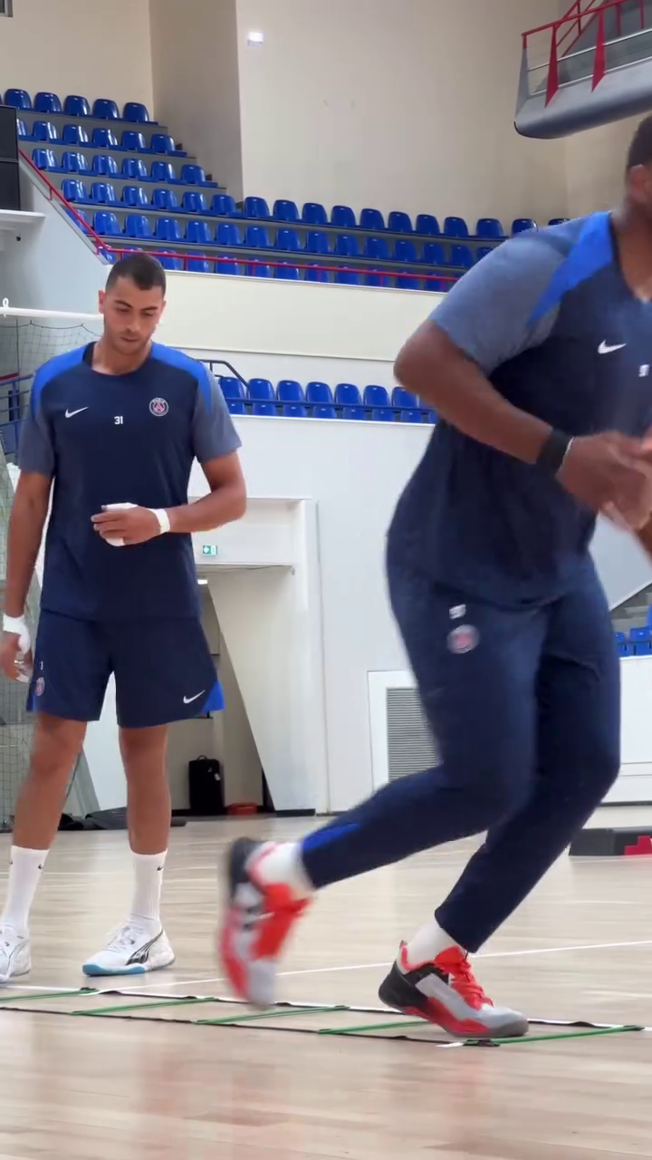 عبد الرحمن فيصل لاعب باريس سان جيرمان