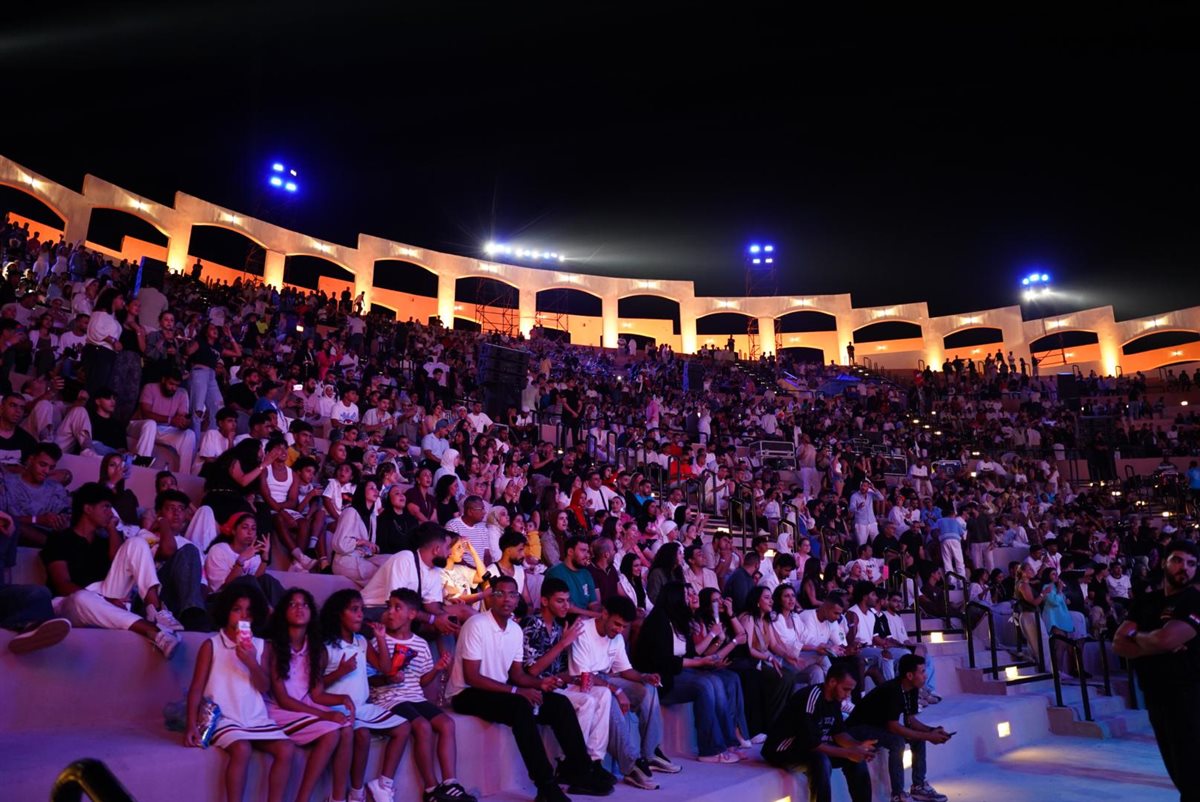 حفل ديسكو مصر في المسرح الروماني برعاية القاهرة 24 وتنظيم المنتج وليد منصور