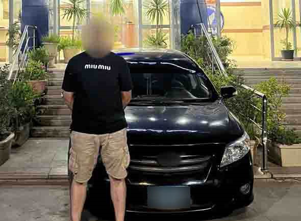 المتهم وسيارته&nbsp;