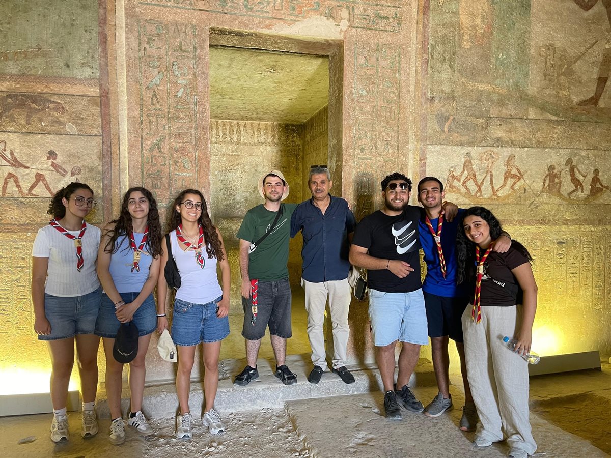 وفد كشافة فرنسي يزور أبرز المعالم الأثرية بالمنيا