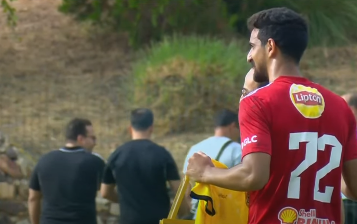 <strong>رئيس البنزرتي يهدي درع النادي لبعثة الأهلي.. وتكريم خاص لـ بن رمضان</strong>