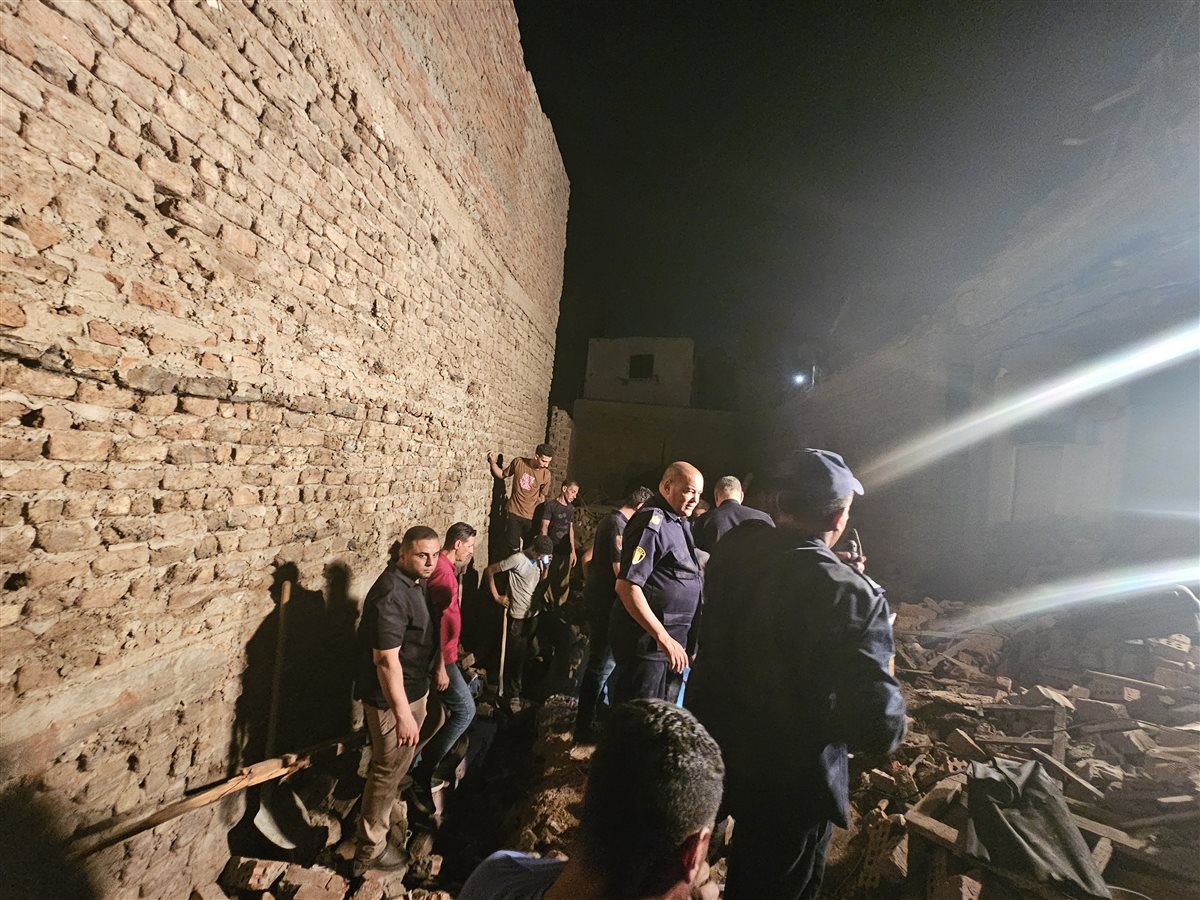 انهيار منزل بمنطقة الفواخير بأسيوط