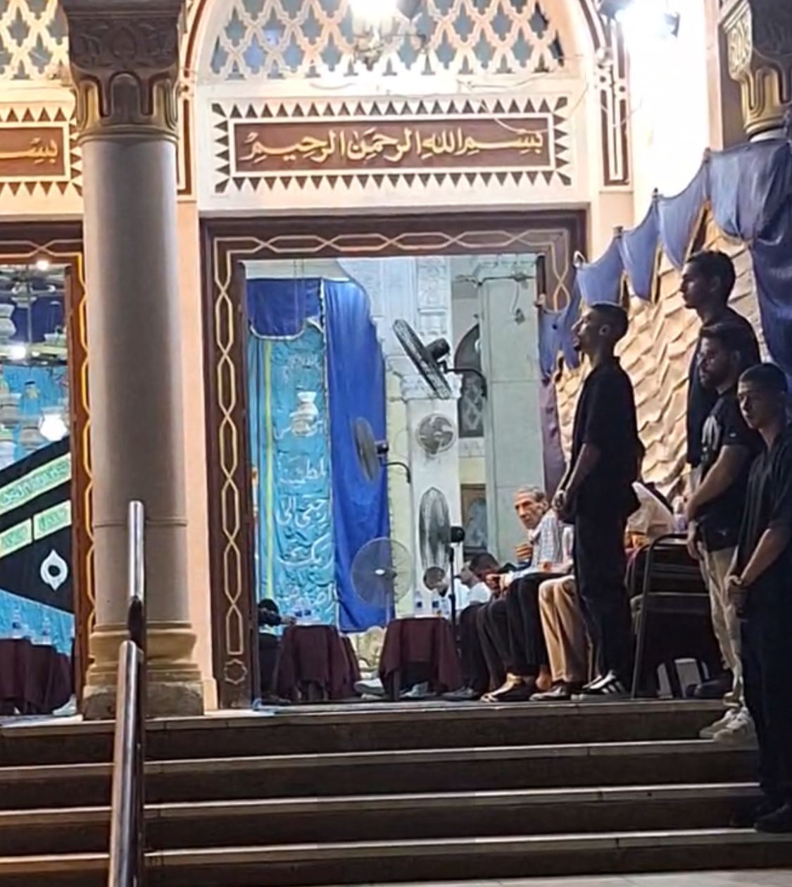 بدء عزاء والدة الرابر فليكس بمسجد أبو المكارم