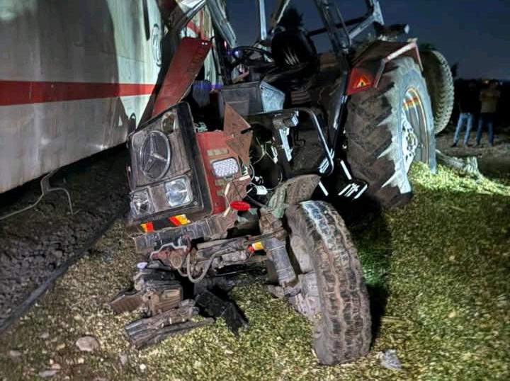 اصطدام قطار بخط المناشي بجرار زراعي بالبحيرة 