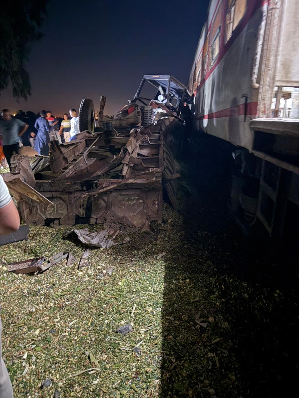 اصطدام قطار بخط المناشي بجرار زراعي بالبحيرة 