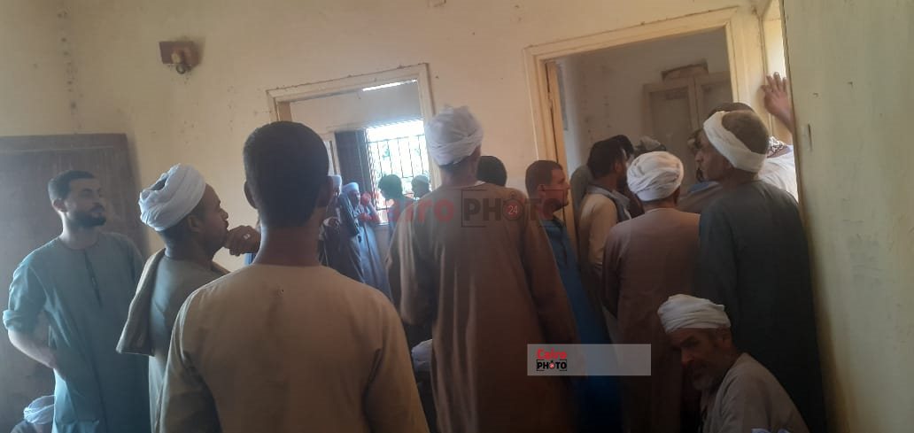 زحام المواطنين فى طوابر الجمعية الزراعية