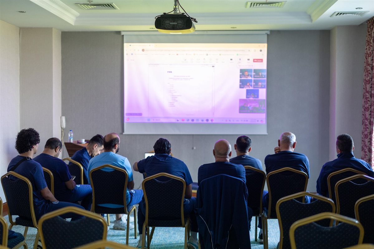 اجتماع بيراميدز مع فيفا 