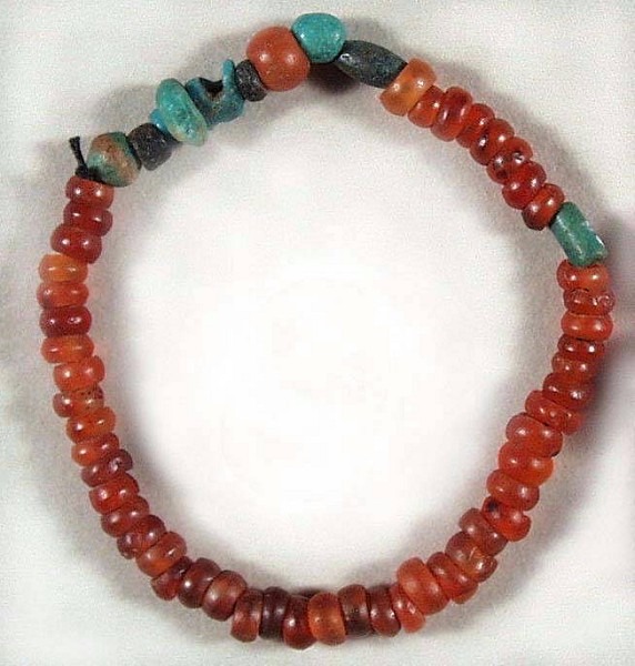 حُليًّا فريدة من عصر الدولة القديمة