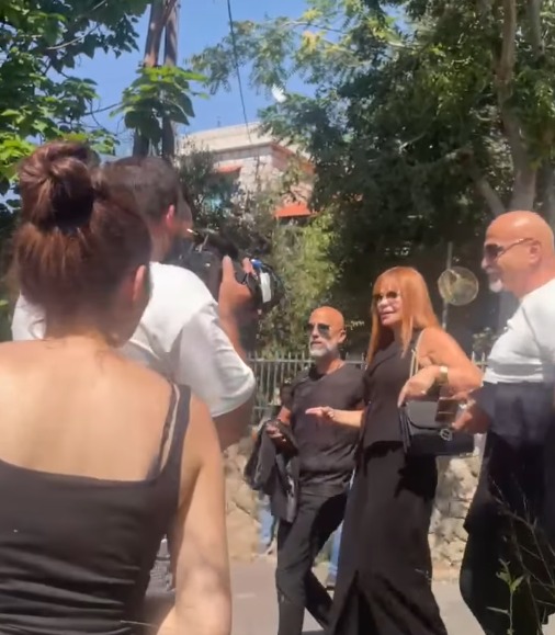 كارول سماحة ونجوى كرم وهيفاء وهبي يعزون فيروز في نجلها زياد الرحباني