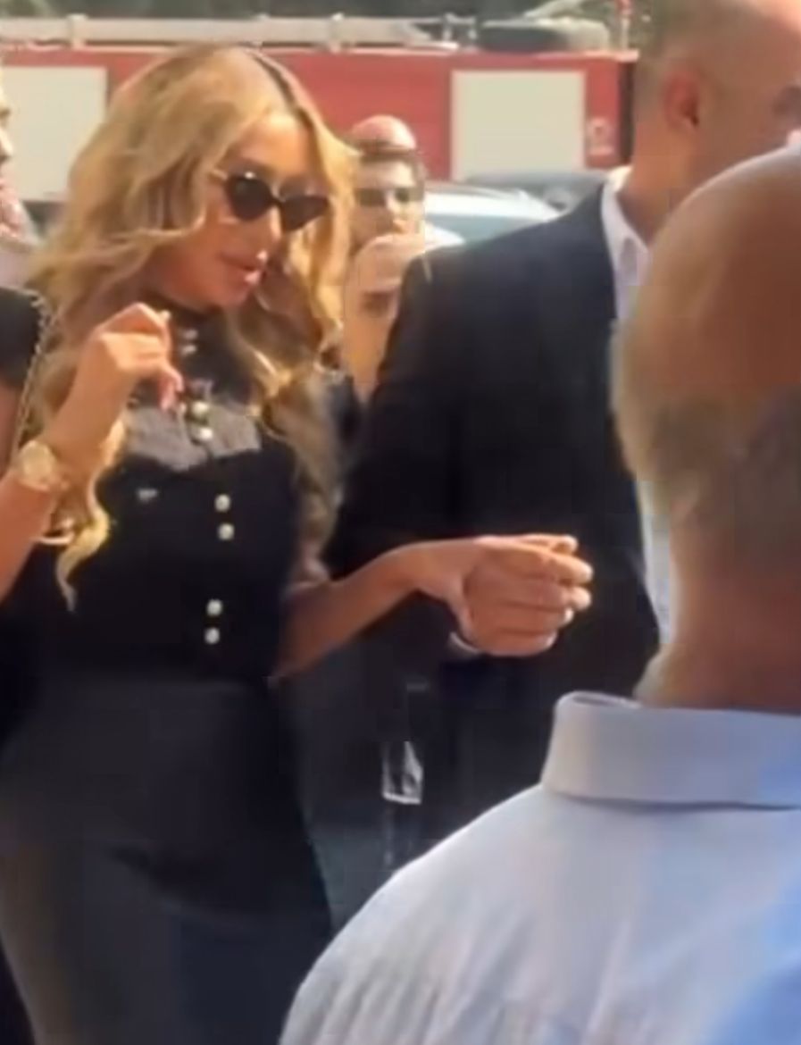 رغم خلافها مع شقيقته ريما.. مايا دياب تصل عزاء الراحل زياد الرحباني