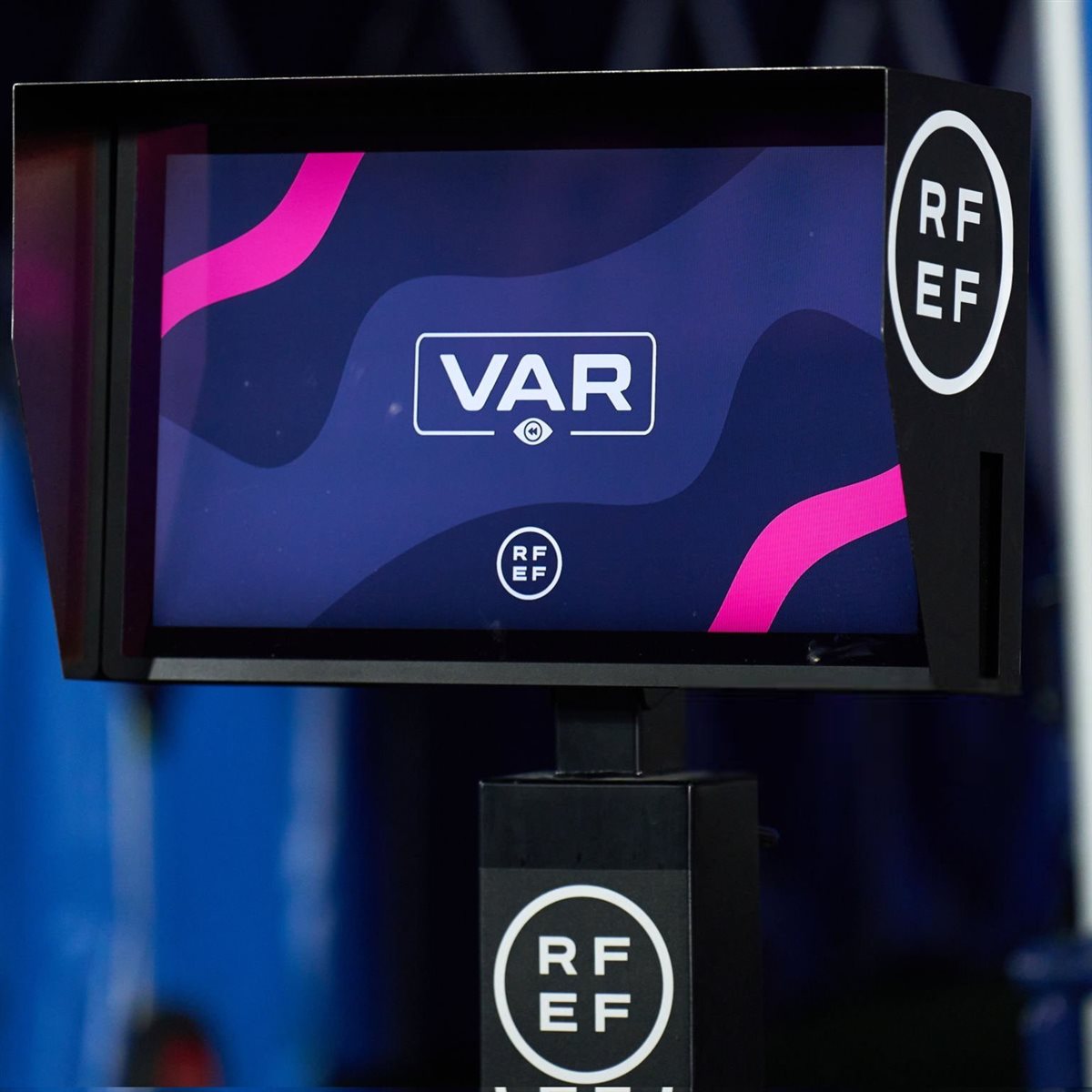 تقنية الـ VAR