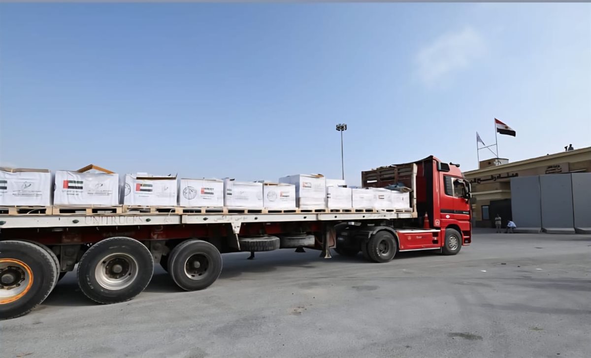 عبر معبر رفح البري.. مرور 38 شاحنة مساعدات إماراتية إلى غزة ضمن عملية الفارس الشهم 3