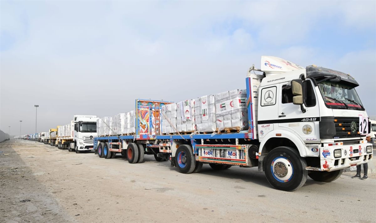 عبر معبر رفح البري.. مرور 38 شاحنة مساعدات إماراتية إلى غزة ضمن عملية الفارس الشهم 3